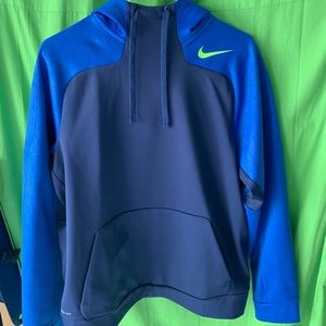 NIKE THERMA-FIT SWEATSHIRT